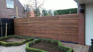 Ipe Stroken schutting: richtprijs materialen v.a. € 195,-/m1 - enkelzijdig excl. montage