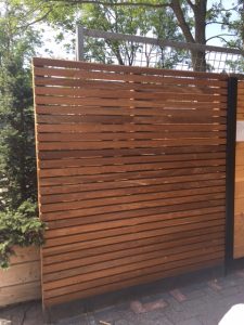 Ipe Stroken schutting: richtprijs materialen v.a. € 195,-/m1 - enkelzijdig excl. montage