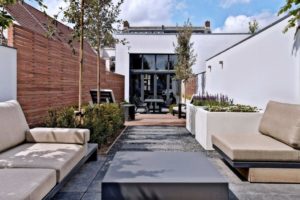 Ipe Stroken schutting: richtprijs materialen v.a. € 195,-/m1 - enkelzijdig excl. montage